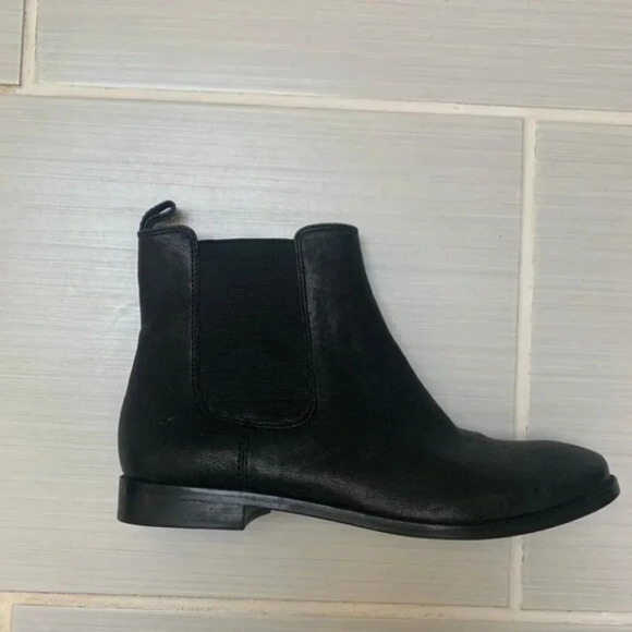 Frye Anna Chelsea  Black Leather Ankle Boot Pull On 8.5 - Picture 9 of 10